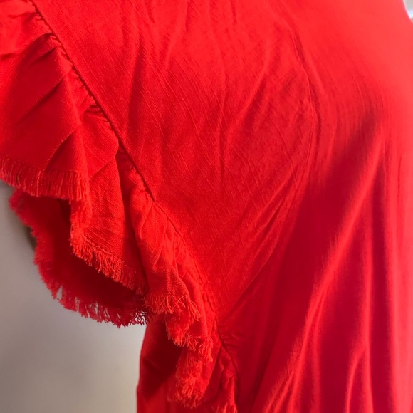 Vibrant Red Linen Top with Flutter Sleeves – Effortlessly Boho - Picture 2 of 4